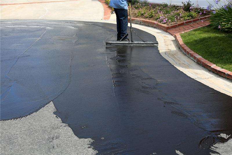 asphalt sealcoating